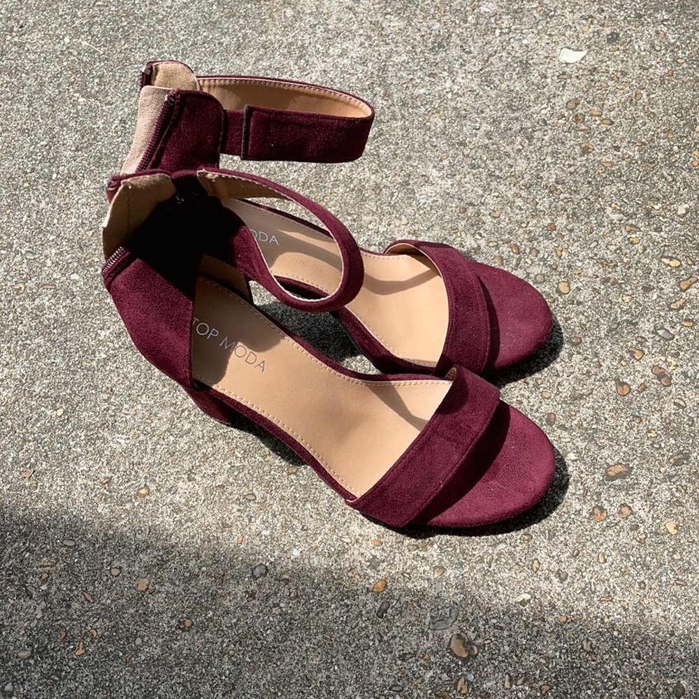 Shoes new never worn them